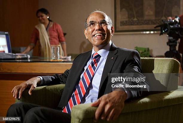 Subaa Rao 22 Interview With Rbi Governor Duvvuri Subbarao Stock Photos, High-Res ...