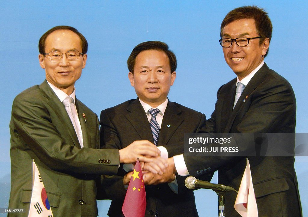JAPAN-CHINA-SKOREA-POLITICS