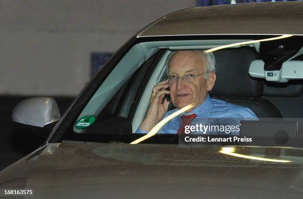 Edmund Stoiber, former bavarian state prime minister and FC Bayern Muenchen executive board member, leaves a meeting of the FC Bayern Muenchen...