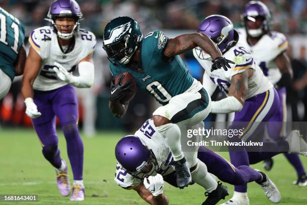 Andre Swift of the Philadelphia Eagles runs with the ball during the second half against the Minnesota Vikings at Lincoln Financial Field on...