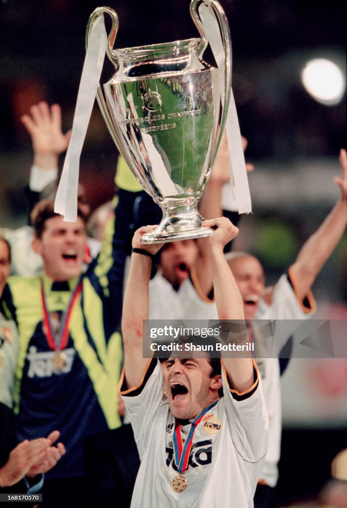 Manuel Sanchis With Trophy