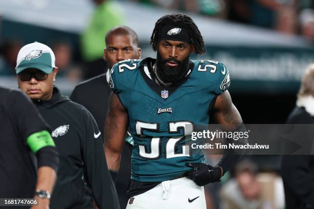 Zach Cunningham of the Philadelphia Eagles leaves the field after suffering an injury during the fourth quarter against the Minnesota Vikings at...