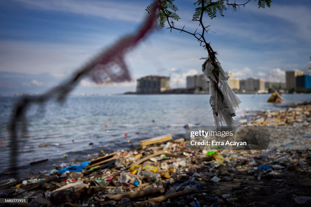 Volunteers Participate International Coastal Clean-up Day