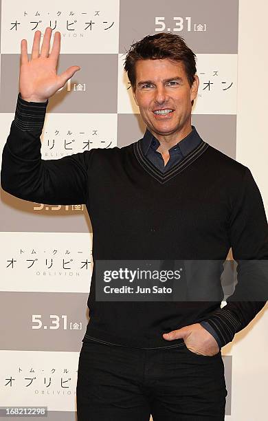 Tom Cruise attends the 'Oblivion' press conference at Ritz Carlton Tokyo on May 7, 2013 in Tokyo, Japan. The film will open on May 31 in Japan.