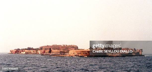 La petite ile de Goree, au large de Dakar, est devenue le symbole de la traite des Noirs, qui pendant trois siecles a envoye des millions d'esclaves...