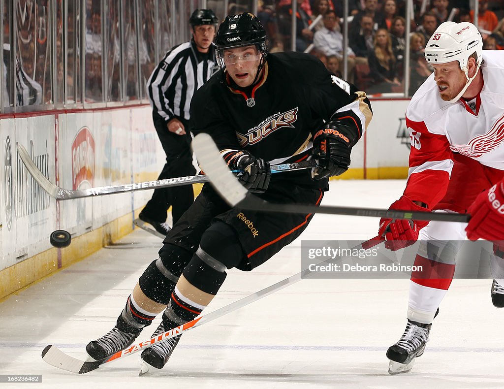 Detroit Red Wings v Anaheim Ducks - Game One