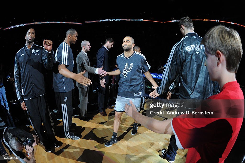 Golden State Warriors v San Antonio Spurs - Game One