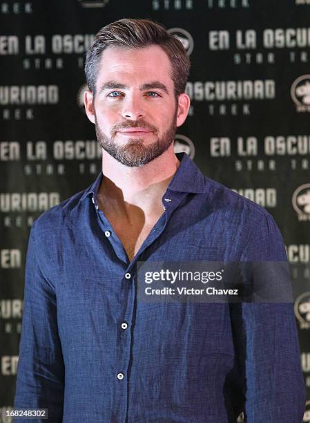 Actor Chris Pine attends a photocall to promote the new film "Star Trek Into Darkness" at Four Seasons Hotel on May 7, 2013 in Mexico City, Mexico.