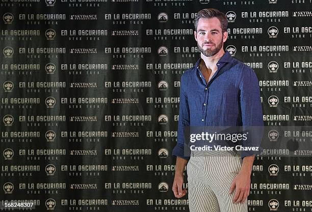 Actor Chris Pine attends a photocall to promote the new film "Star Trek Into Darkness" at Four Seasons Hotel on May 7, 2013 in Mexico City, Mexico.
