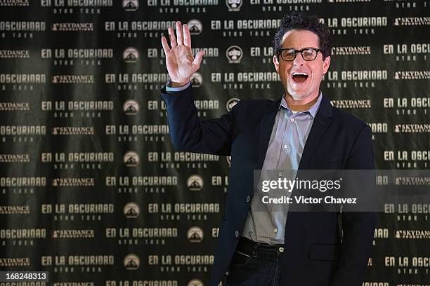 Film director J.J. Abrams attends a photocall to promote the new film "Star Trek Into Darkness" at Four Seasons Hotel on May 7, 2013 in Mexico City,...