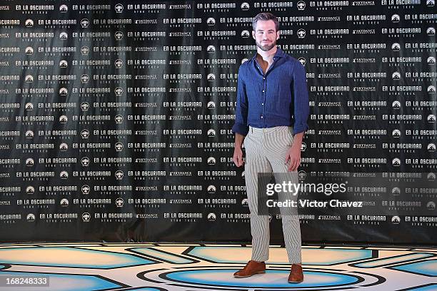 Actor Chris Pine attends a photocall to promote the new film "Star Trek Into Darkness" at Four Seasons Hotel on May 7, 2013 in Mexico City, Mexico.