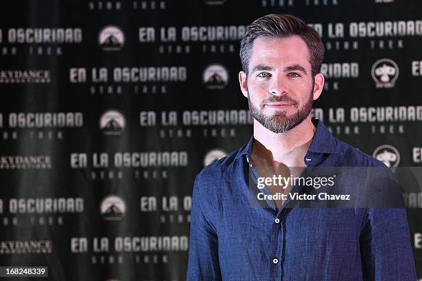 Actor Chris Pine attends a photocall to promote the new film "Star Trek Into Darkness" at Four Seasons Hotel on May 7, 2013 in Mexico City, Mexico.