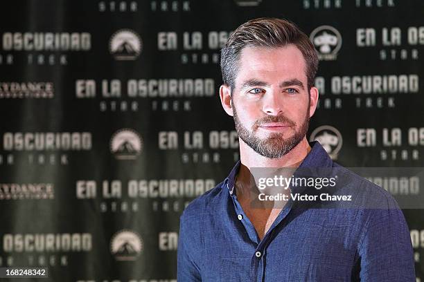 Actor Chris Pine attends a photocall to promote the new film "Star Trek Into Darkness" at Four Seasons Hotel on May 7, 2013 in Mexico City, Mexico.