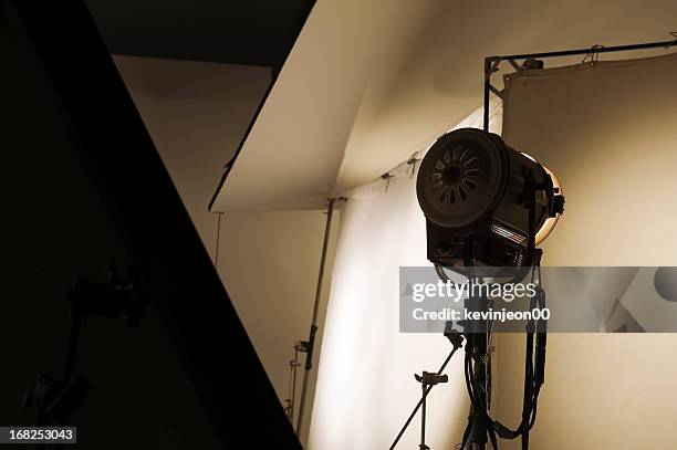 lighting equipment. - photo shoot set up stock pictures, royalty-free photos & images