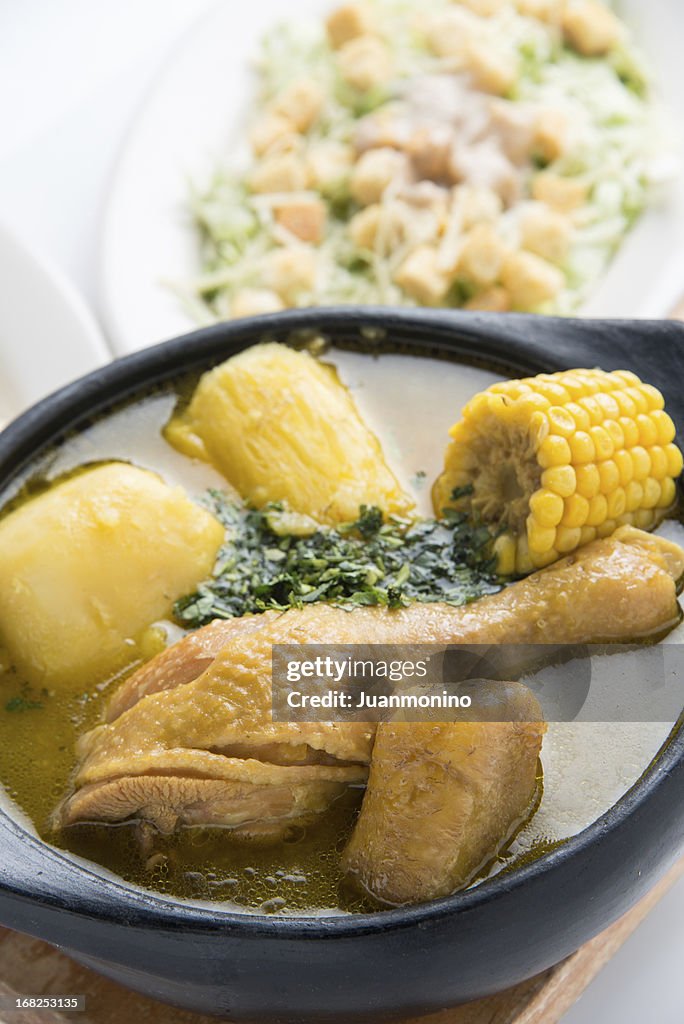 Sopa de galinha da Colômbia (Sancocho de Gallina)