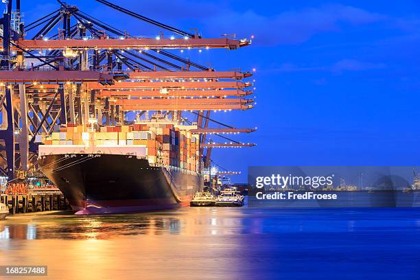 container terminal and cargo ship - rotterdam harbour stock pictures, royalty-free photos & images