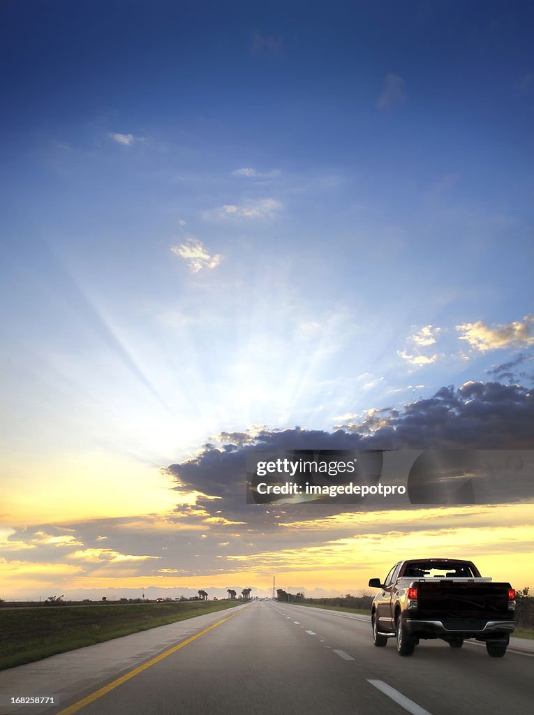 En el camino de la puesta de sol