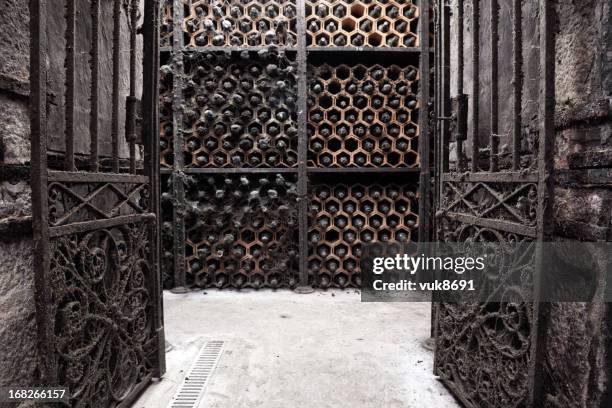 old porto wine cellar - källarvåning bildbanksfoton och bilder