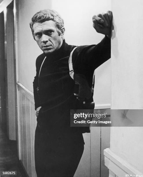 Steve Mcqueen Gun Photos and Premium High Res Pictures - Getty Images