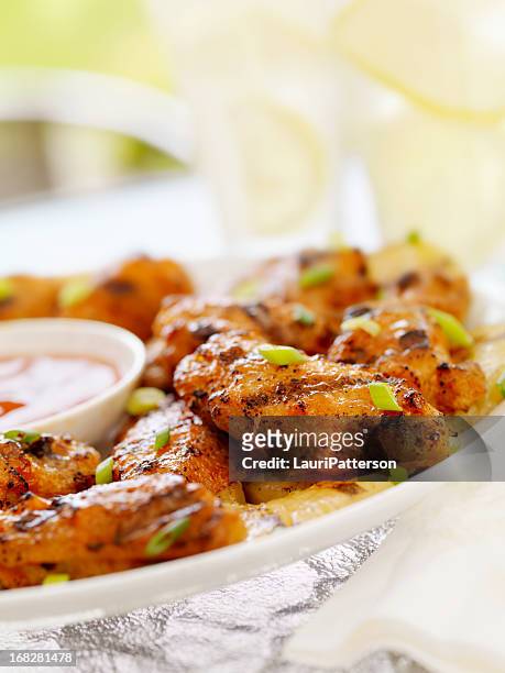 bbq chicken wings - bbq chicken wings stock pictures, royalty-free photos & images