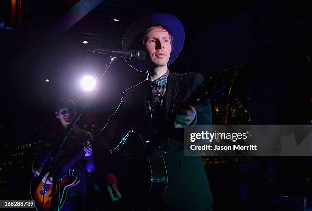 Musician Beck performs onstage during the Samsung Galaxy S 4 Launch at Chi-Lin Restaurant on May 7, 2013 in Los Angeles, California.