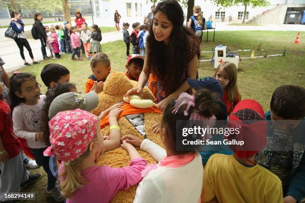 Lisa Ridha Medical student Lisa Ridha explains the inner organs of a giant teddy ...