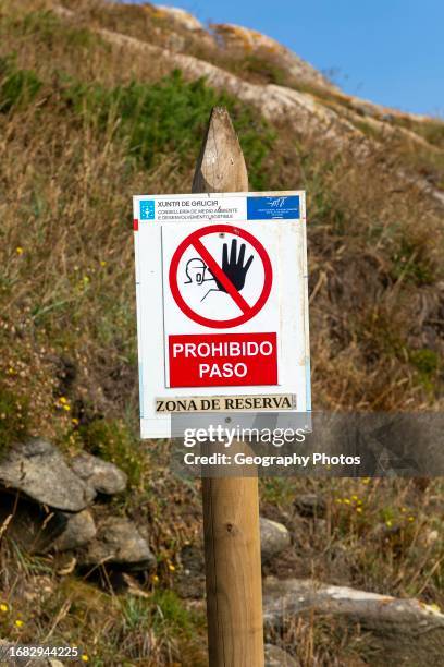 Sign protected area 'Zone de Reserva', Cies Islands, Atlantic Islands Galicia Maritime Terrestrial National Park.