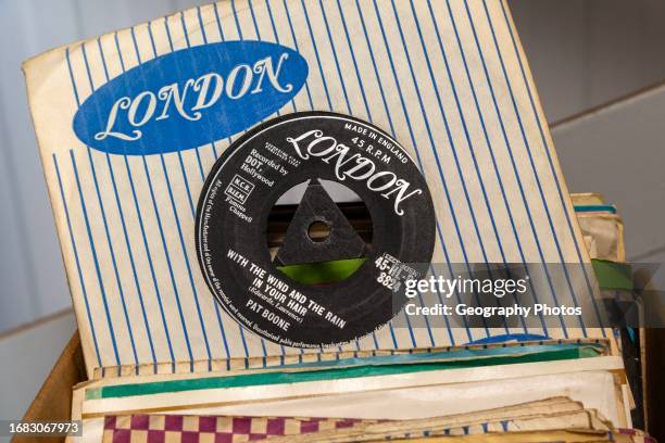 Vinyl 45 Rpm Record Photos and Premium High Res Pictures - Getty Images