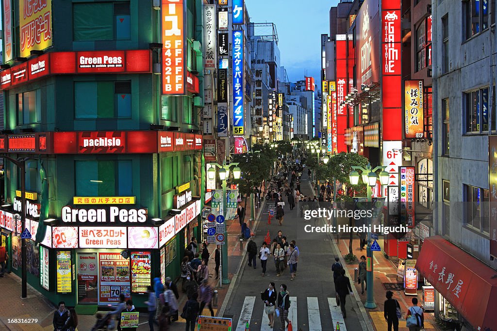 Japan, Tokyo, Shinjuku at night