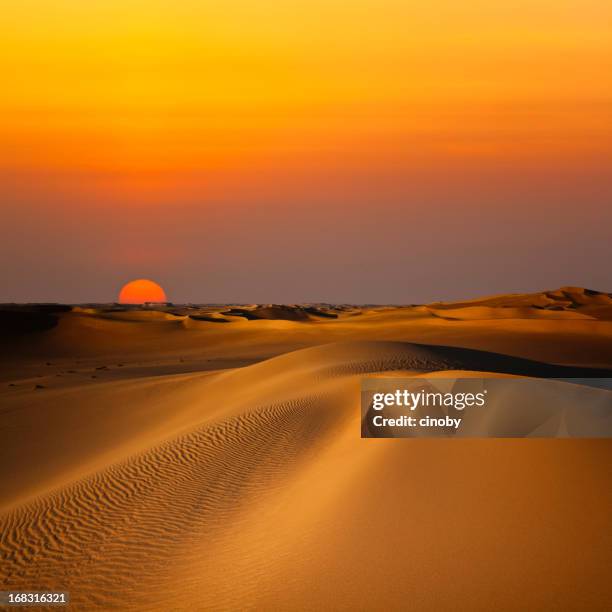 sand dune sunset - sahara desert sunset stock pictures, royalty-free photos & images
