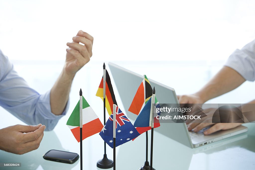 Internationale Gespräche