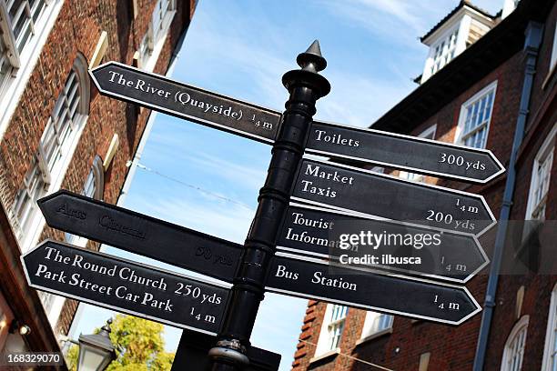 direction signs in cambridge - cambridge river stock pictures, royalty-free photos & images