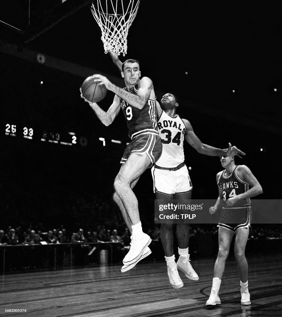 St. Louis Hawks V Cincinnati Royals