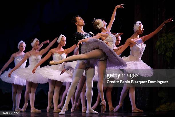 Dancers Alexander Butrimovich and Nataliya Kungurtseva of the Classical Russian Ballet perform during a rehearsal of 'Swan Lake' at Nuevo Apolo...