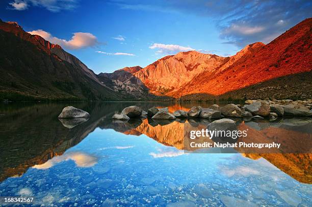 beautiful morning at convict lake - mammoth stock-fotos und bilder