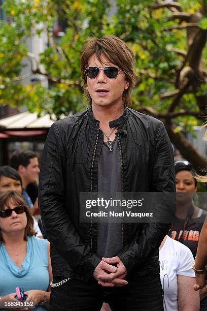 John Rzeznik of the Goo Goo Dolls visits "Extra" at The Grove on May 8, 2013 in Los Angeles, California.