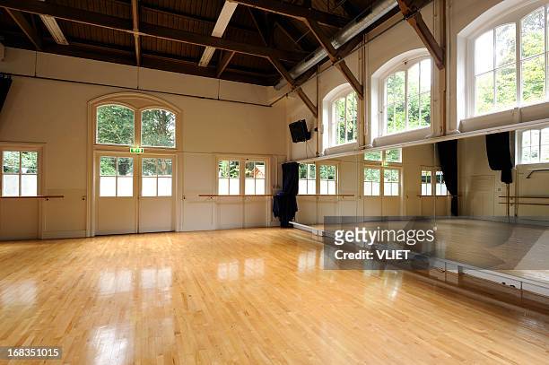 vazio estúdio de dança - dance floor - fotografias e filmes do acervo