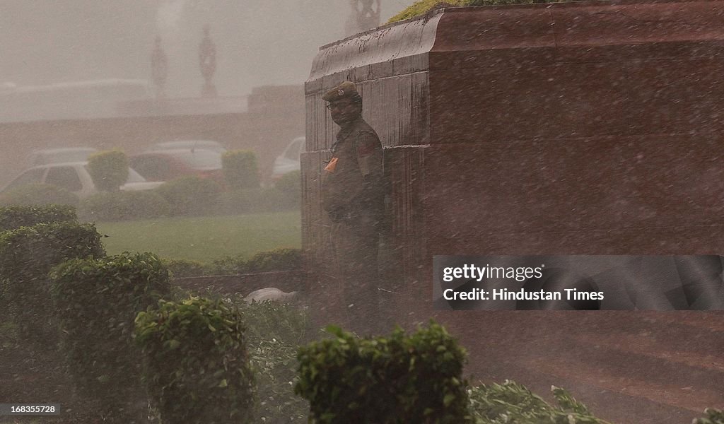 Rain Near Rajpath, India Gate