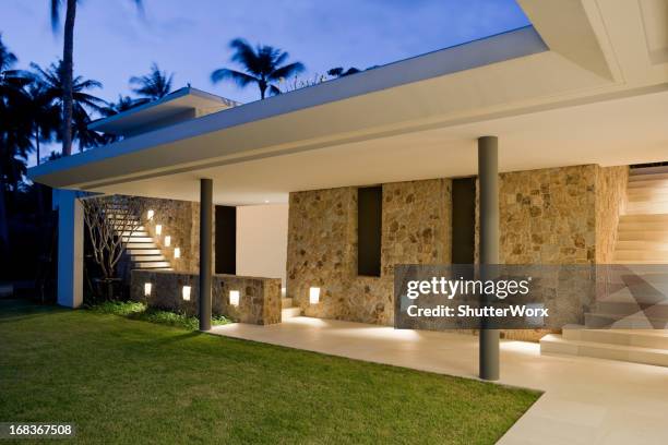 villa walkway - illuminated building stock pictures, royalty-free photos & images