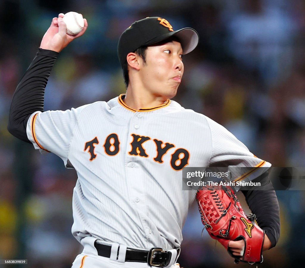 Yomiuri Giants v Hanshin Tigers