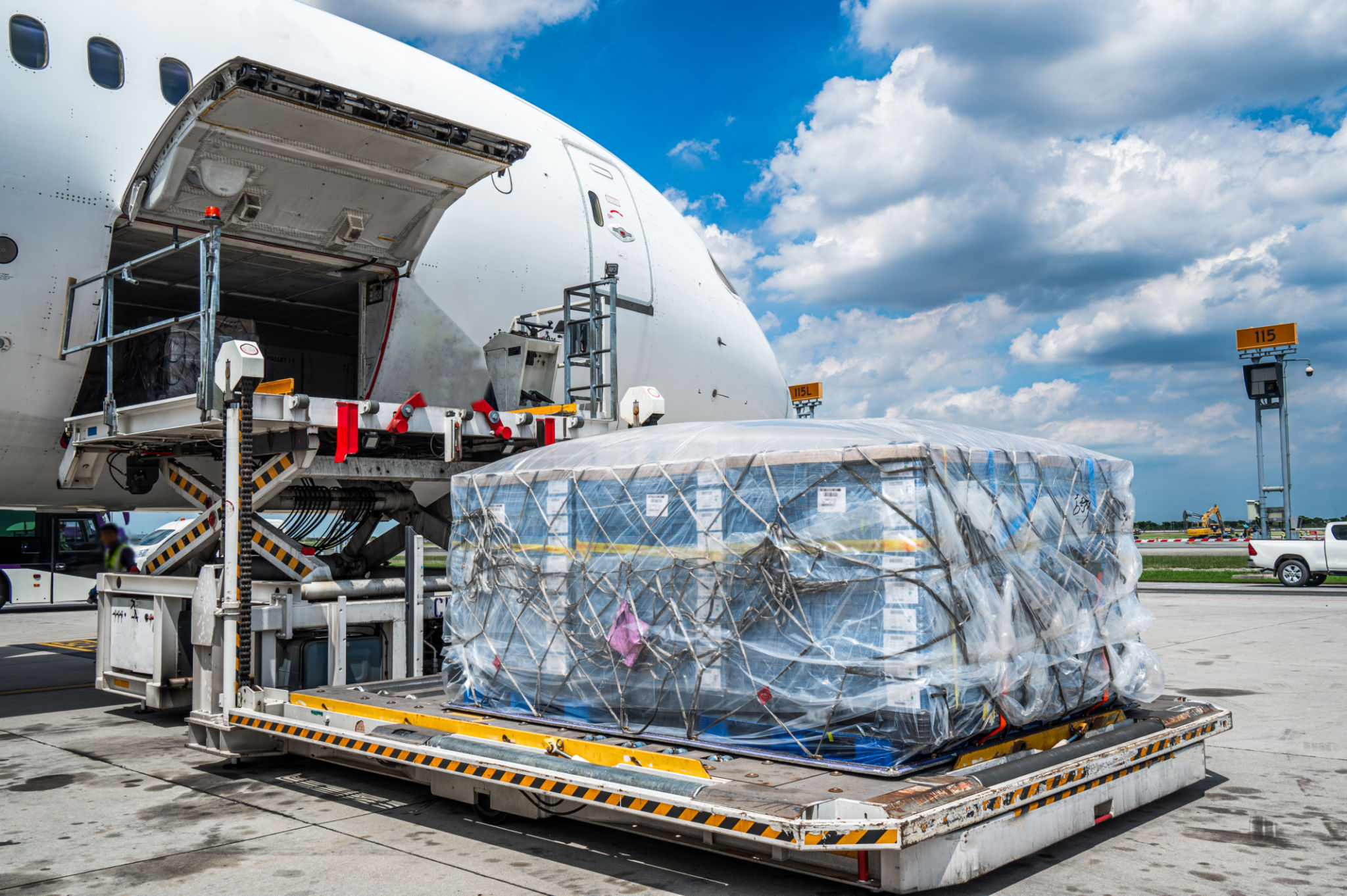 airplane cargo