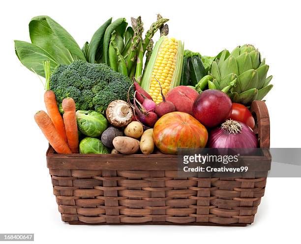 obst und gemüse korb - colorful vegetables summer stock-fotos und bilder