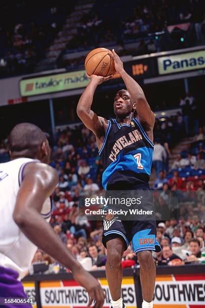 Terrell Brandon of the Cleveland Cavaliers shoots the ball against the Sacramento Kings during a game played on March 11, 1997 at Arco Arena in...