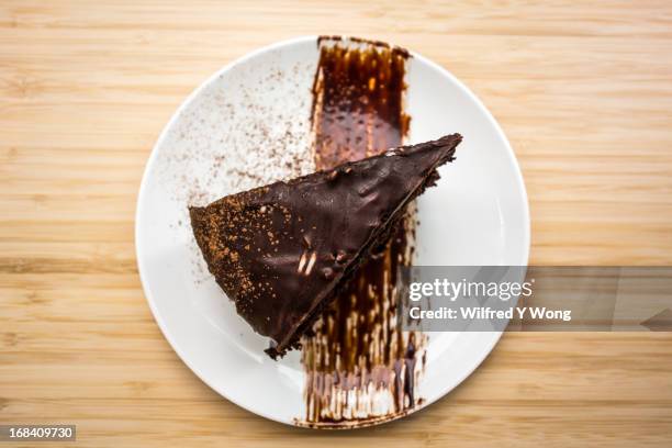 chocolate fudge cake - chocolate cake above stock pictures, royalty-free photos & images