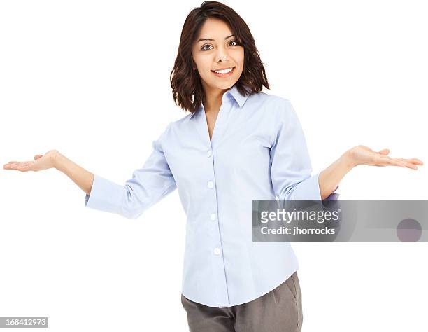 mulher de negócios atraente jovem hispânico encolhendo com as mãos - camisa cinzenta - fotografias e filmes do acervo