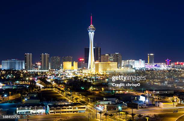 aerial view of las vegas at twilight - las vegas skyline night 個照片及圖片檔