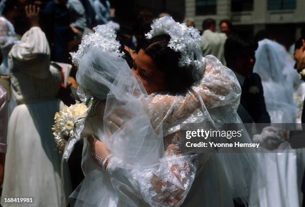 Marriage Reverant Moon Us Moon Wedding Moon Photos and Premium High Res Pictures - Getty Images