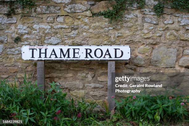 road name sign, oxford - traffic sign stock pictures, royalty-free photos & images