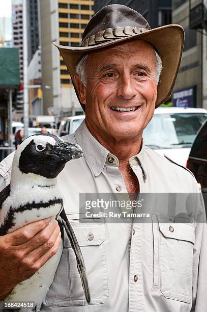 Zookeeper Jack Hanna enters the "Late Show With David Letterman" taping at the Ed Sullivan Theater on May 9, 2013 in New York City.
