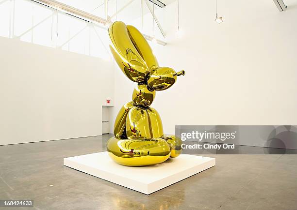 123 Jeff Koons Rabbit Stock Photos, High-Res Pictures, and Images
